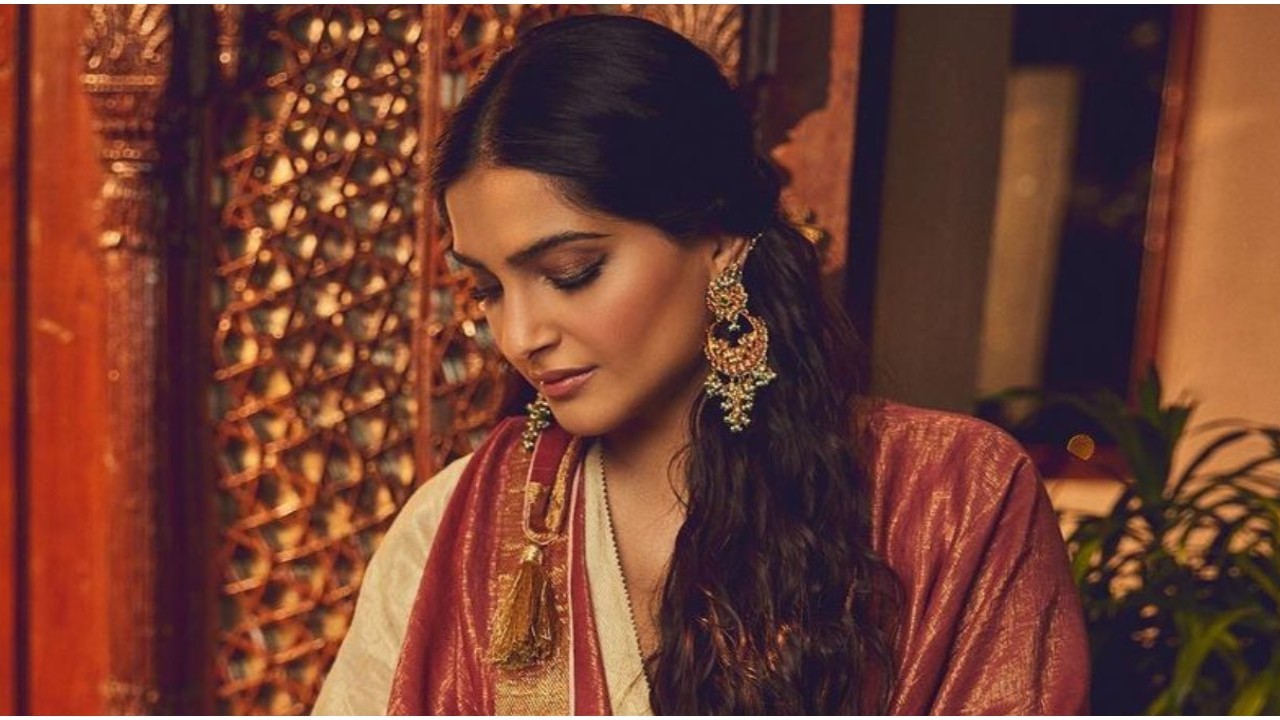 Want to look your best this Karwa Chauth? Let Sonam Kapoor's simple makeup tricks guide you to perfection