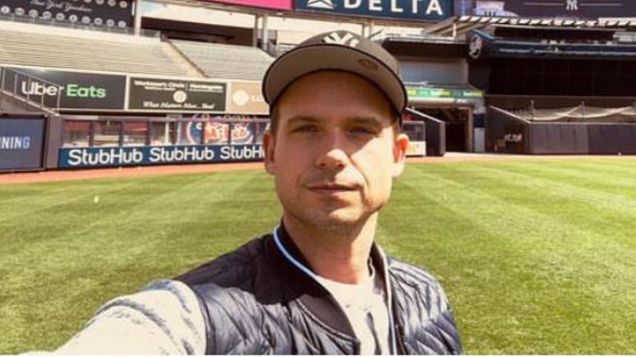 Patrick J. Adams (CC: Instagram)