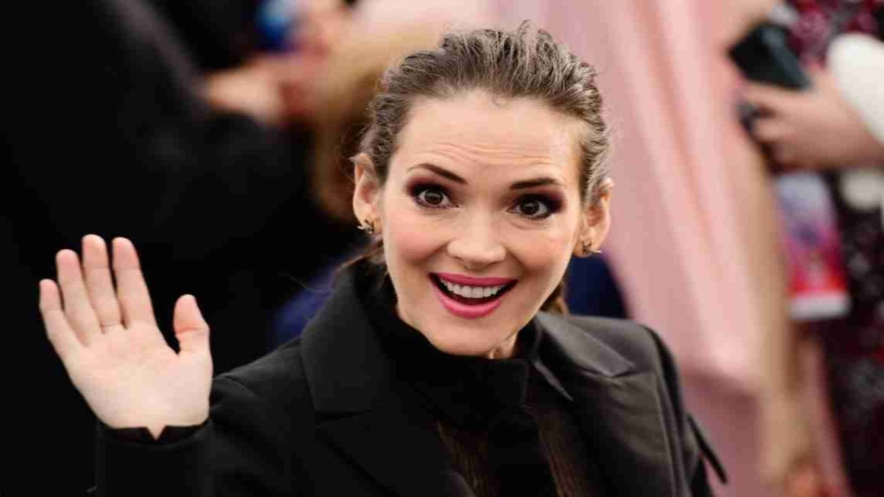 What Is Winona Ryder's Natural Hair Color? Throwback Video Of David Harbor Reacting To ...