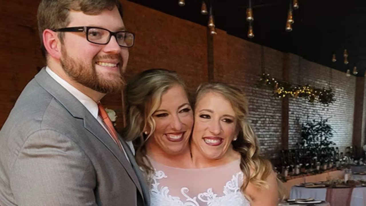 Josh Bowling Shares Cozy Family Selfie With Conjoined Twins Abby And Brittany Hensel; S...