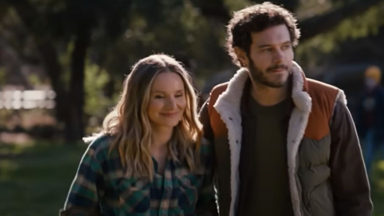 Kristen Bell and Adam Brody- ( Netflix/ snapshot from the film's official trailer) 