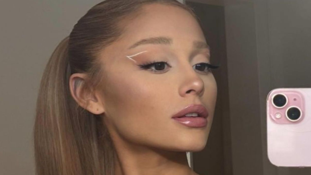 Ariana Grande Delivers Spot-On Hermione Granger Impression In Hilarious Moment With Bowen Yang: 'Ron's Been Splinched'