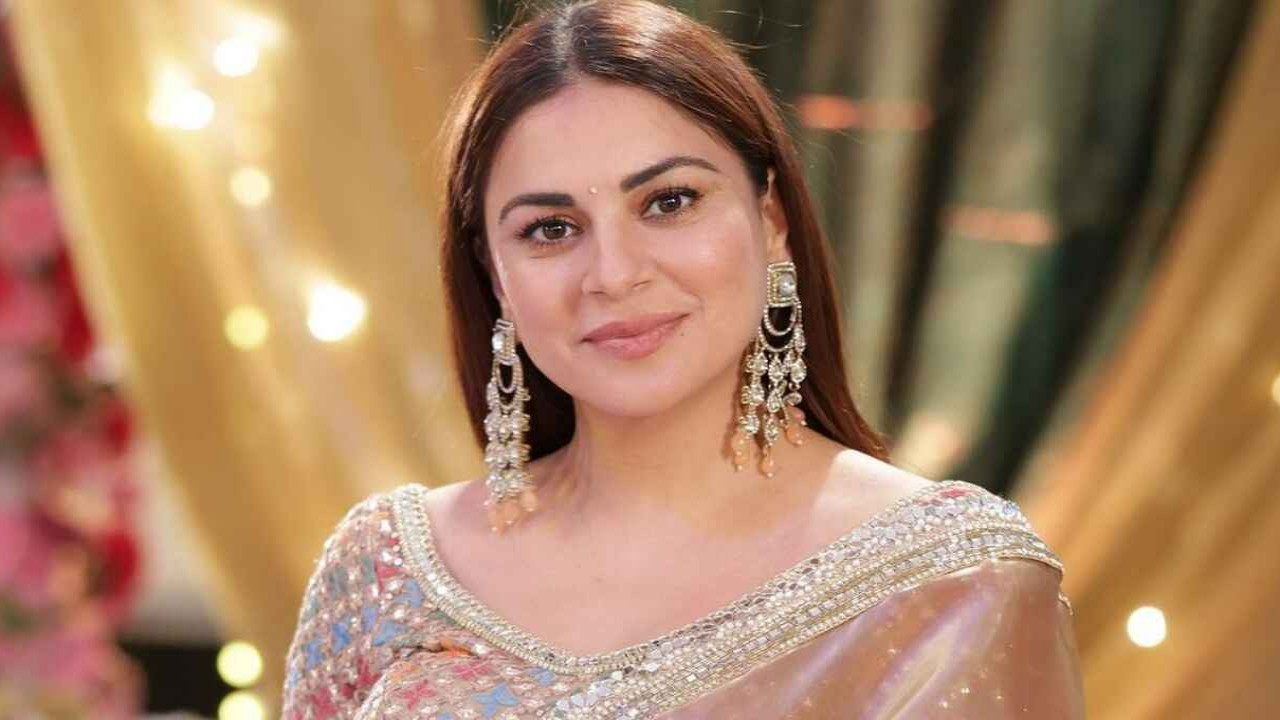 Mom-to-be Shraddha Arya QUITS Kundali Bhagya after seven and a half years, reminisces her journey in long goodbye note; WATCH