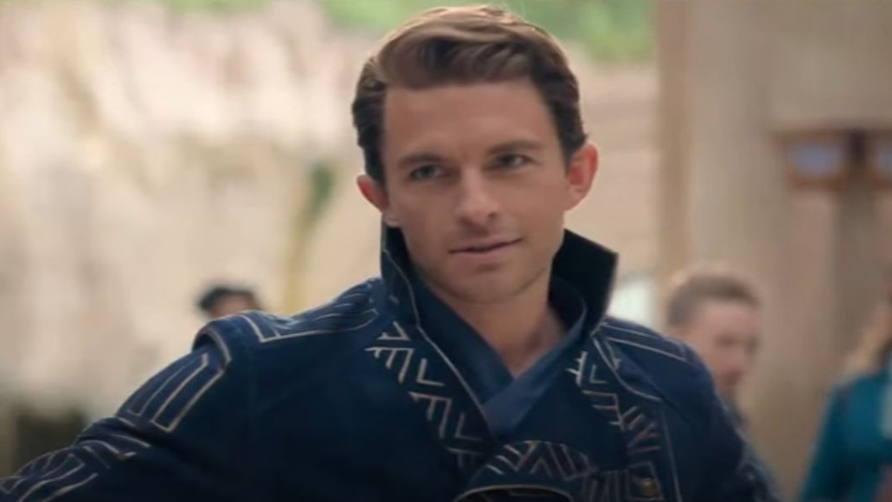 Jonathan Bailey Reunites with His Beloved Steed From Bridgerton For Epic Wicked Scene; ...