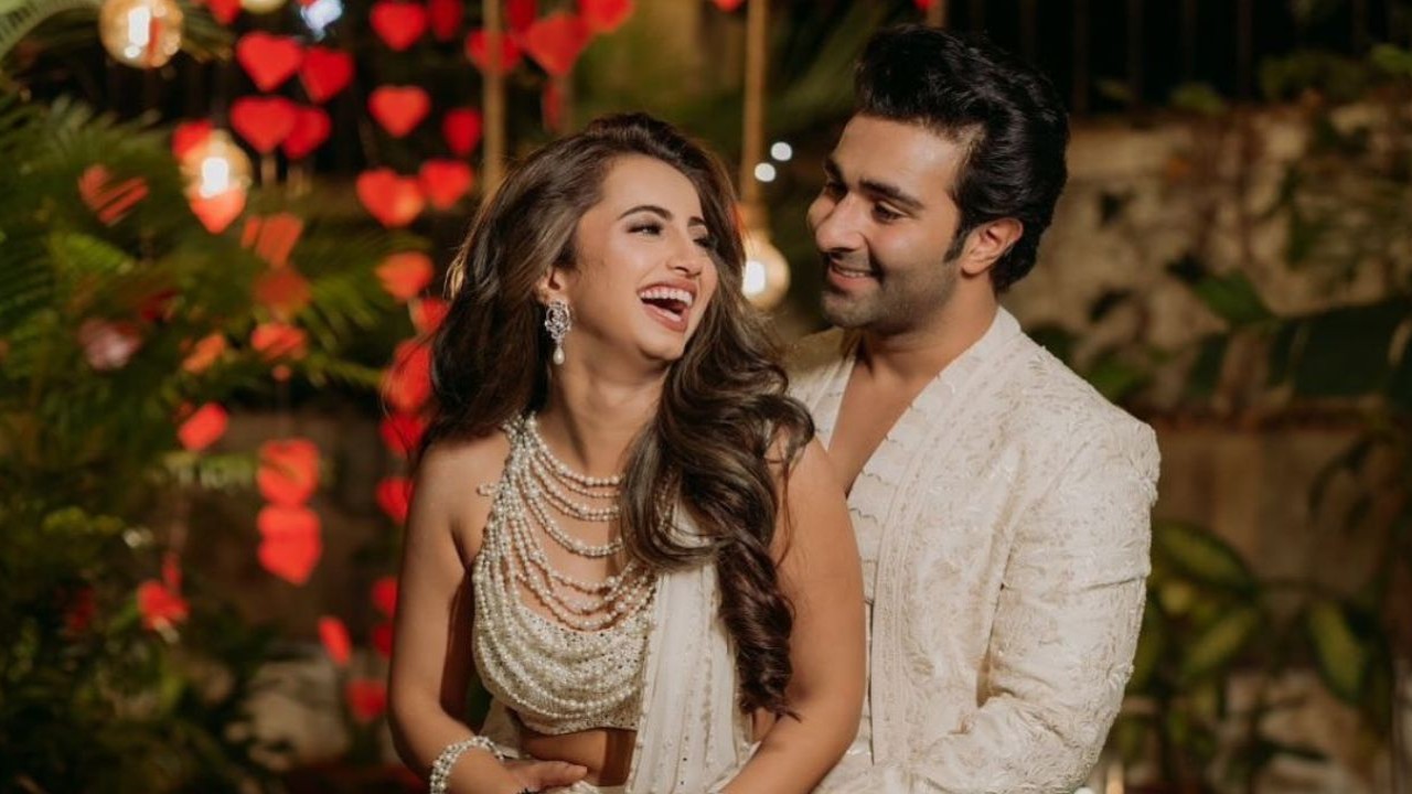 Aadar Jain's romantic birthday wish for fiancée Alekha Advani with sunset beach PICS has us all swooning