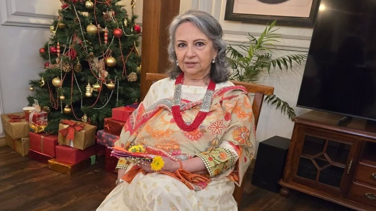 Sharmila Tagore recalls when she was attacked with mud by a mob who threatened to set her train on fire; ‘I was different so I was bad girl'