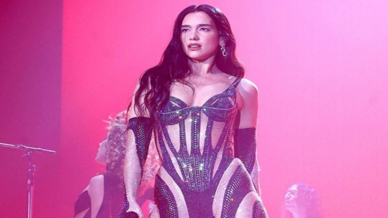 Dua Lipa Shares Sweet Christmas Post with Boyfriend Callum Turner: 'Home for the Holida...