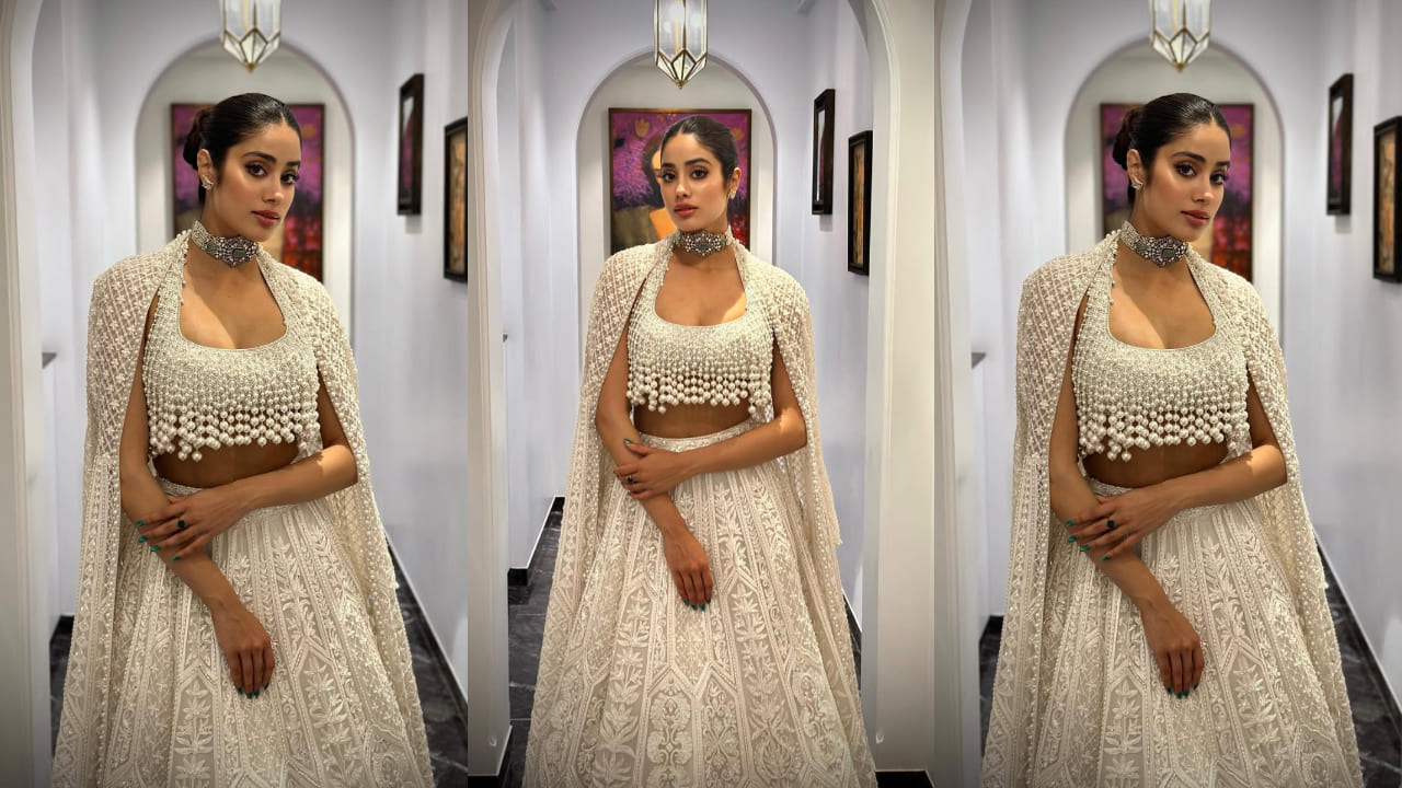 Kapoor duo Janhvi and Khushi's white lehenga looks show us how to nail the twinning game with your sister this wedding season