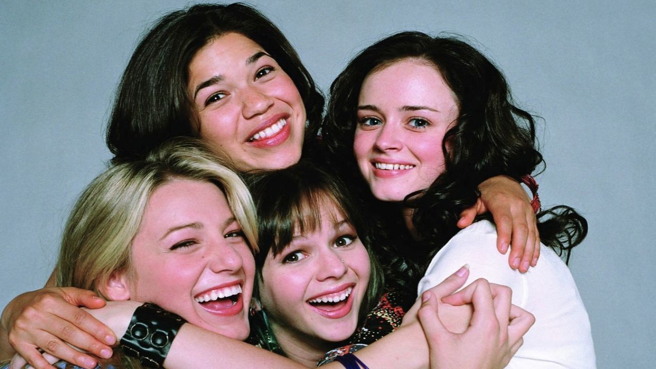 Blake Lively, America Ferrara, Amber Tamblyn and Alexis Bedel in Sisterhood of Travelling Pants (CC: IMDb)