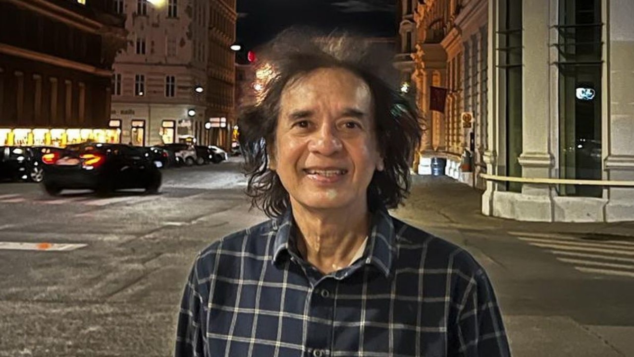 Zakir Hussain Passes Away: From winning 3 Grammy Awards in a night to being invited by Barack Obama; 5 unknown facts about him