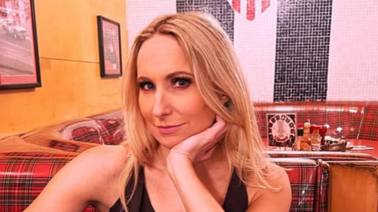 Nikki Glaser Reveals Delaying 'Invasive' Plastic Surgery Plans After Landing 2025 Golde...