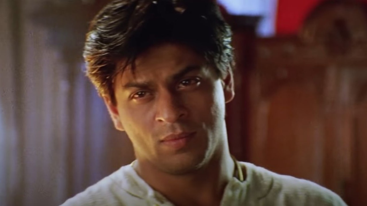 When SRK applied honey on his face to attract flies during death scene in Devdas