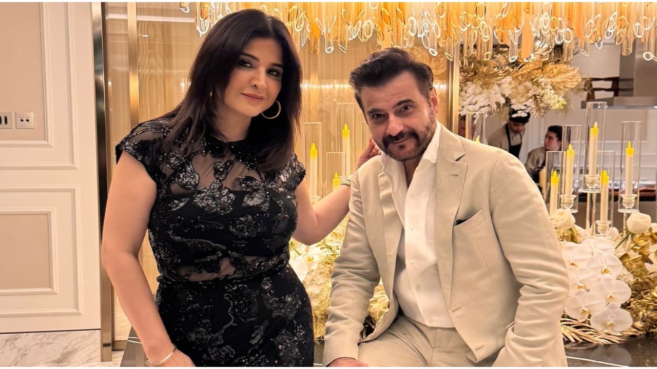 Excited husband Sanjay Kapoor hoots and whistles from the audience as his wife Maheep Kapoor takes over ramp: WATCH