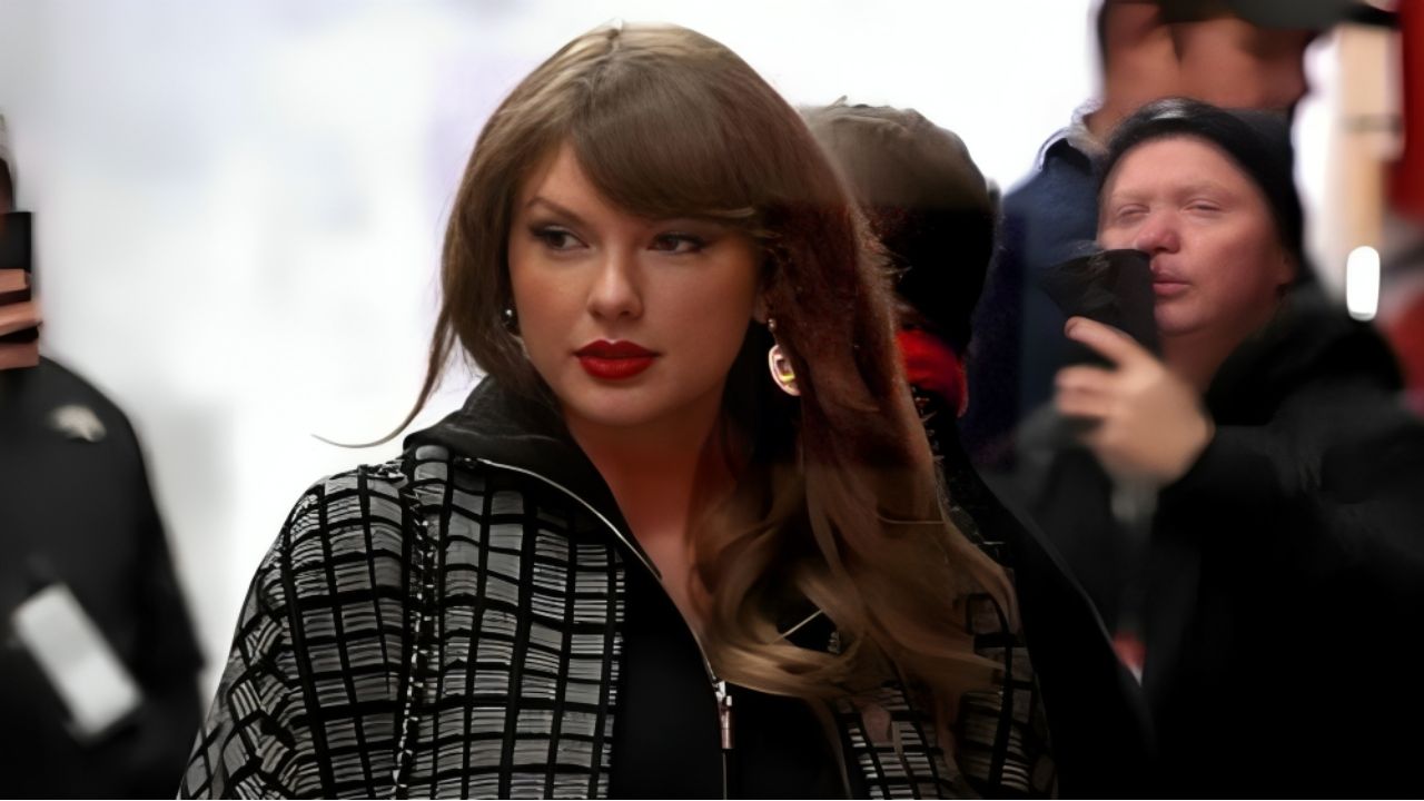 Taylor Swift (via Getty Images)