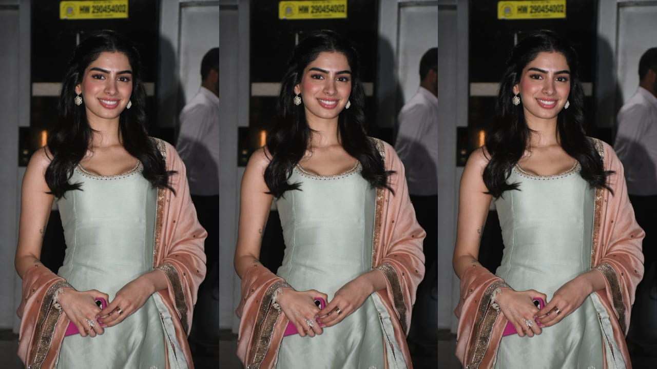 Khushi Kapoor in her desi kudi look ft kurta-palazzo set styled with traditional jootis has us swooning