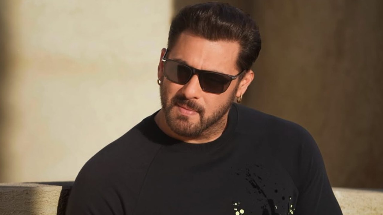 After Salman Khan, another Bollywood actor has reportedly received a death threat via email. Read on to know the full story here!