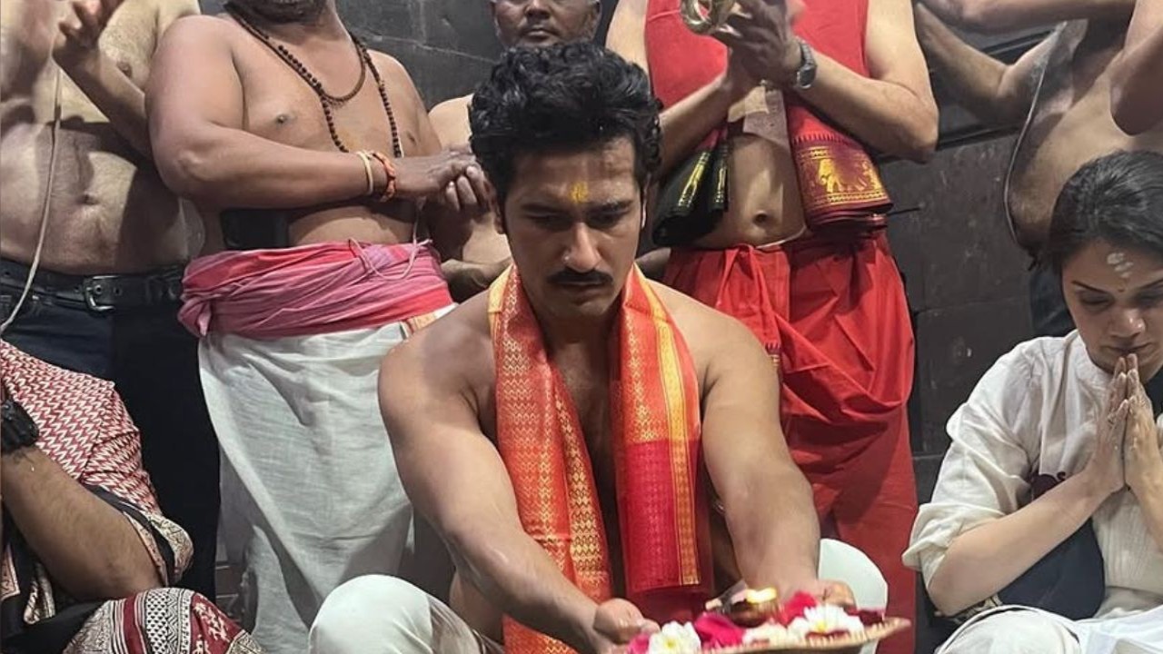 Chhaava: Vicky Kaushal seeks blessings at Grishneshwar Temple in Aurangabad ahead of film's release; WATCH