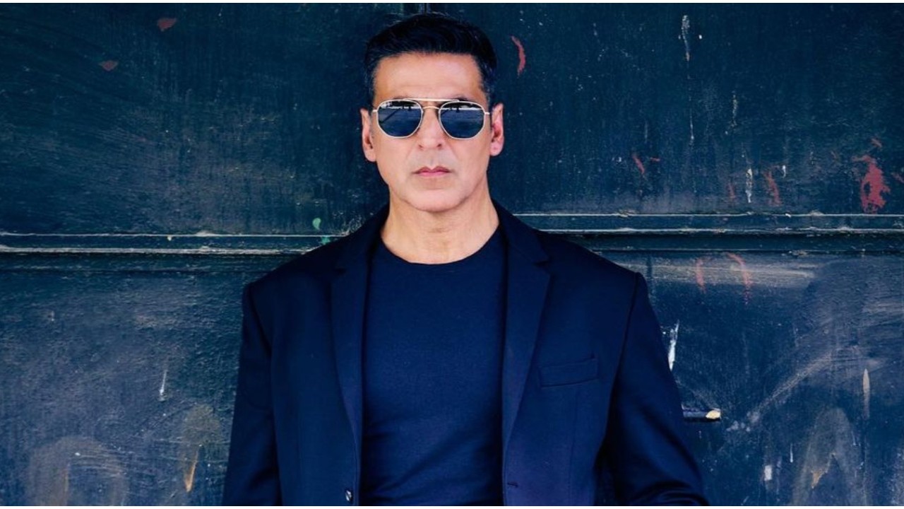 WATCH: Akshay Kumar takes holy dip at Maha Kumbh 2025 ahead of Maha Shivaratri; says ‘Sab bade log aa rahe hai, Ambani aa rahe hai…’