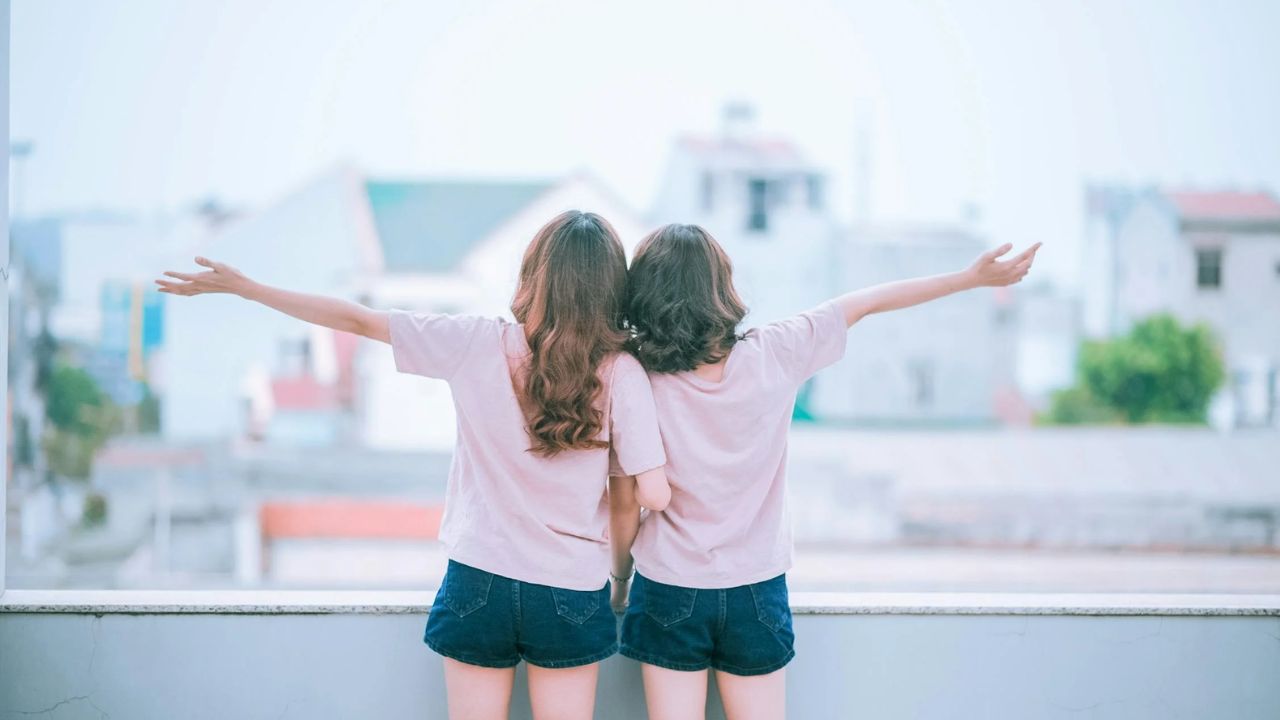 Top 5 Zodiac Signs Who Prefer to Keep Their Friend Circle Small