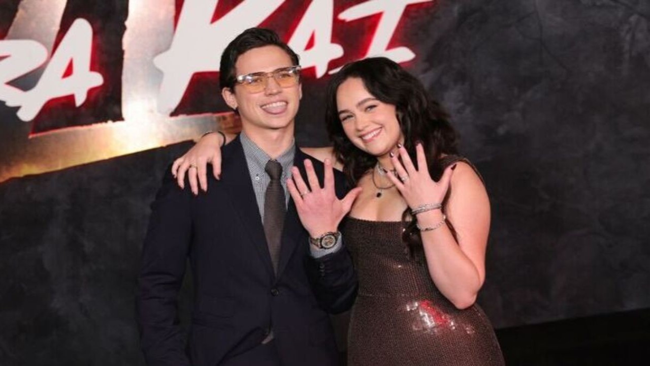 Tanner Buchanan and Mary Mouser  (CC: Getty images)