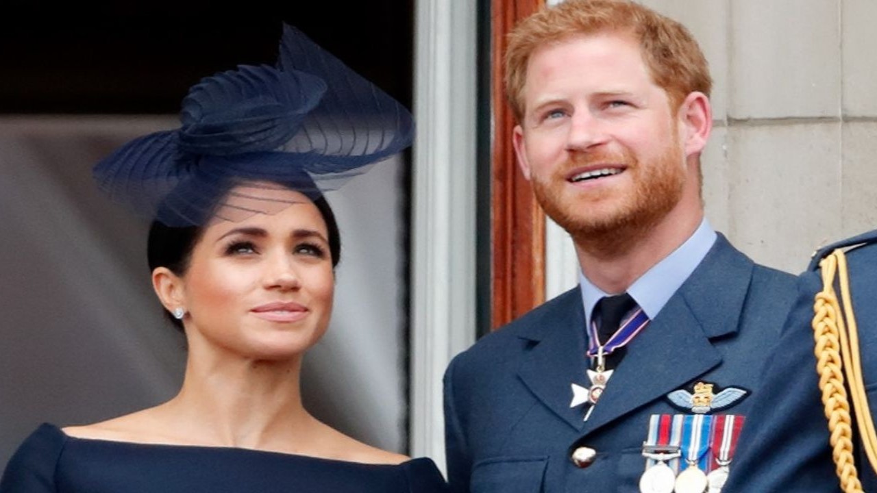 Meghan Markle and Prince Harry's 2023 Christmas Card Had An UNSEEN Photo of Archie and ...