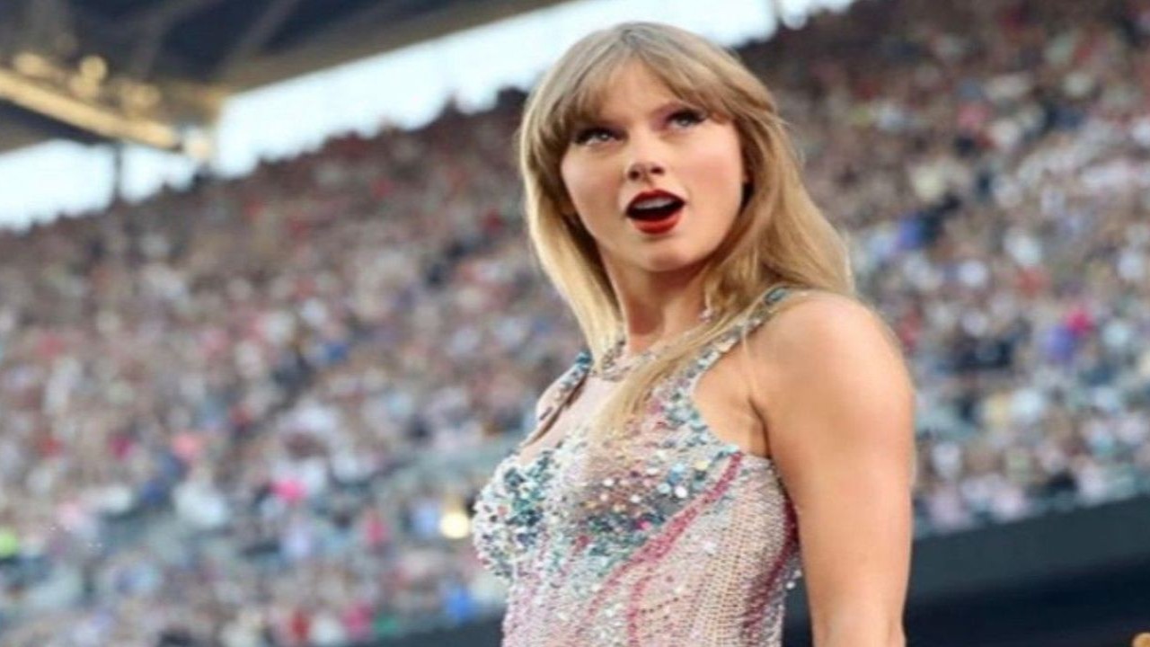 iHeart Music Awards 2025: Taylor Swift Speaks Out for First Time Since Beau Travis Kelc...