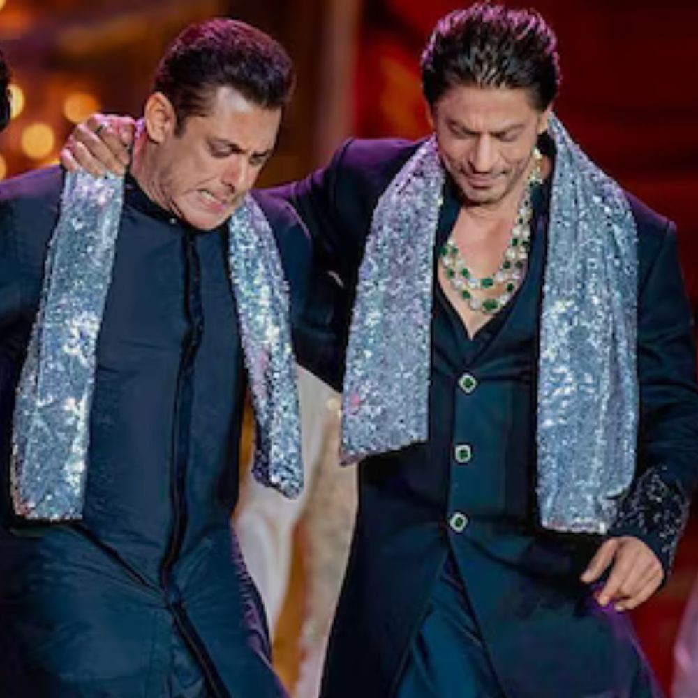 Did you know Salman Khan and Shah Rukh Khan once told lyricist Sameer Anjaan he gives all hit songs to Rishi Kapoor? ‘Ye superstar jo bane hai…’