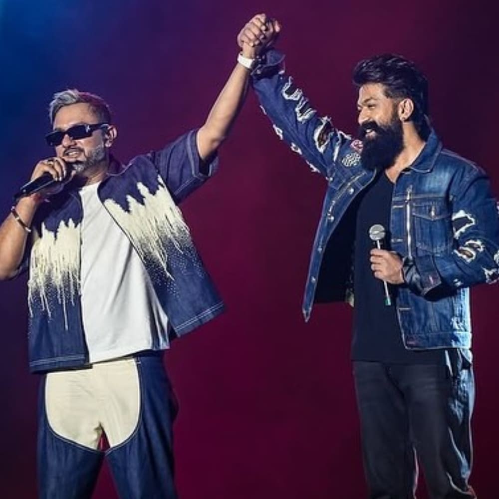 Yash’s unexpected entry at Yo Yo Honey Singh's Bengaluru concert leaves fans thrilled; is a collaboration in the works?