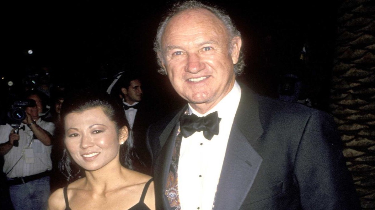 Gene Hackman and Betsy Arakawa (via Getty Images)