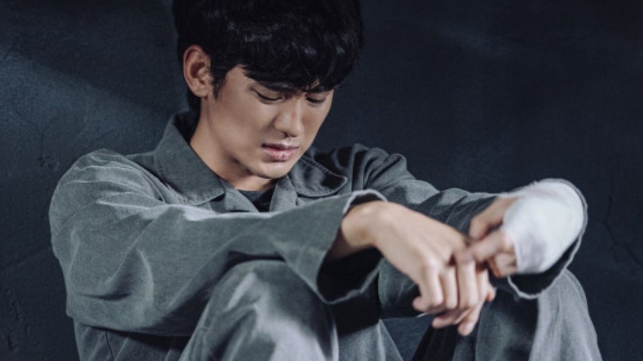 Kim Soo Hyun is under 'extreme stress' as 'grief, resentment' and more emotions surface...