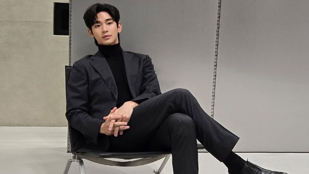 Kim Soo Hyun disappears from manufacturers' social media and websites amid Kim Sae Ron dating scandal, promotions placed on set up