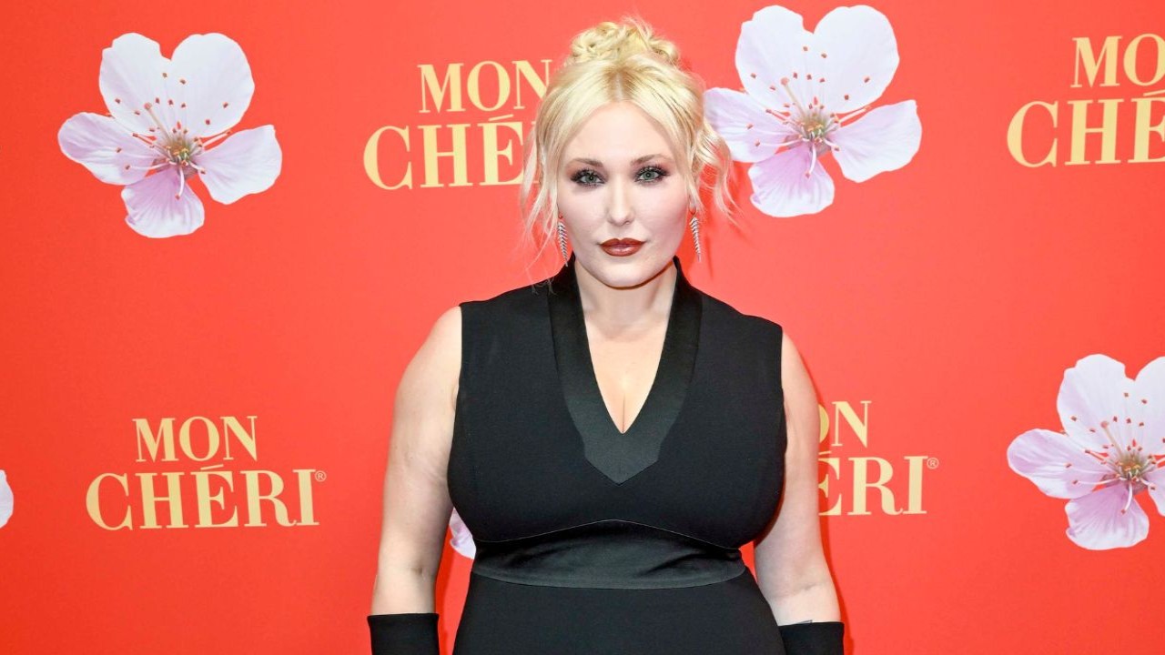 Hayley Hasselhoff pays tribute to late mother Pamela Bach