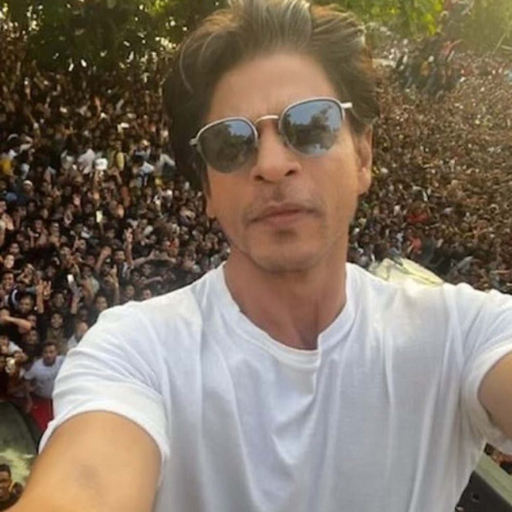 Shah Rukh Khan fans assemble at Kolkata airport as superstar makes dashing entry in the city of joy ahead of IPL 2025: WATCH