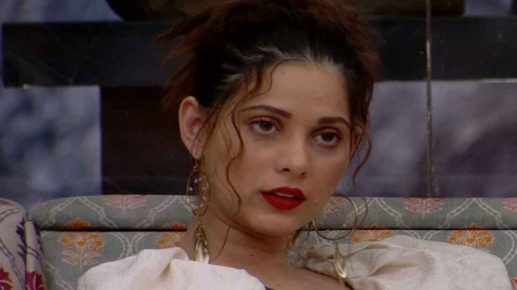 Bigg Boss 18: Alice Kaushik recalls being shattered after receiving her  father's suicide news; says 'The cop sent me a photo...