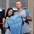 When BLACKPINK’s Jisoo coached Manchester City's star Erling Haaland how to do the FLOWER challenge