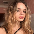 Joey King Reacts to Her Viral 2019 Glambot Fail: 'They Think It's...'