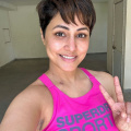 Hina Khan expresses faith in divine, prays wearing burqa as she battles with stage 3 breast cancer - View PIC