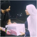 Diljit Dosanjh wins over netizens as he gives special gift to Pakistani fan during concert; says 'Borders are created by politicians'