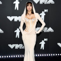 VMAs 2024 Red Carpet: BLACKPINK’s Lisa embodies goddess vibes in hooded corset ensemble; LE SSERAFIM steals show in mismatched fits