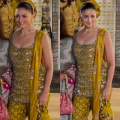 Alia Bhatt adds Punjabi tadka to her sharara set worth Rs 51K, styles it with paranda, as she attends Aadar Jain’s mehendi ceremony