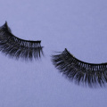 How to Remove Eyelash Extensions at Home? A Step-by-Step Guide