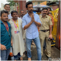 WATCH: Vicky Kaushal goes barefoot as he visits Lalbaugcha Raja to seek blessings; immerses himself in festivities