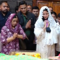 Katrina Kaif visits Shirdi with Vicky Kaushal's mum for Sai Baba's blessings setting major daughter-in-law goals; don't miss adorable hug at airport: WATCH