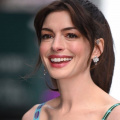 Anne Hathaway Puts Her Own Spin To THIS Historic Sculpture As She Celebrates 'Boo York' For Halloween; Check Out Her Look 