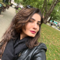 Raveena Tandon APOLOGIZES to fans in London for leaving without taking photos, says Bandra incident left her traumatized: 'I shouldn't have panicked'