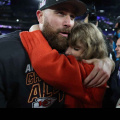  THIS Picture From Taylor Swift's 30th Birthday Proves She Was Meant To Be With Travis Kelce