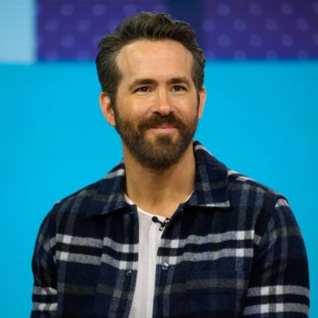 https://www.pinkvilla.com/pics/350x350/1699375957_7-ryan-reynolds-roles-lead_202311.jpg