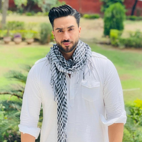 Christmas 2022 EXCLUSIVE: Aly Goni plans to indulge in some delicious  Christmassy food and more | PINKVILLA