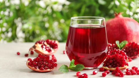 9 Unexpected Pomegranate Benefits for Health and Beauty