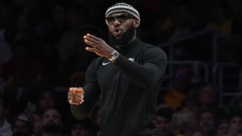 LeBron James goes full sports dad mode at daughter's volleyball